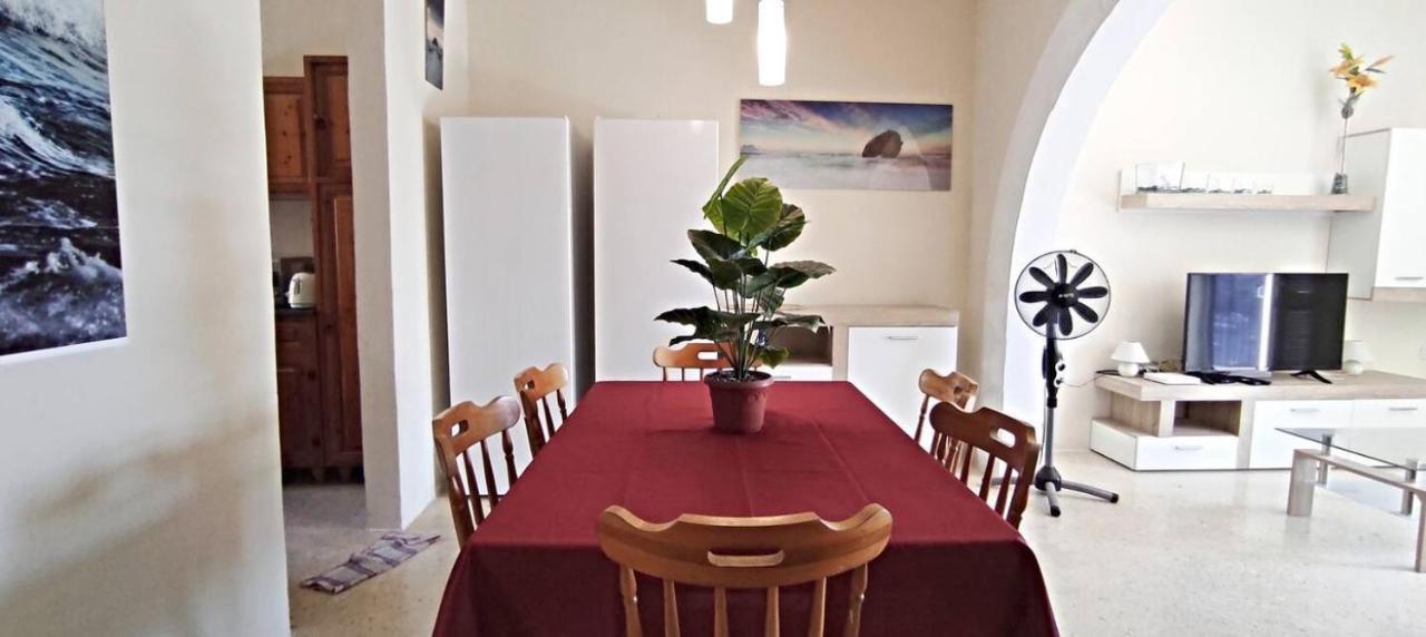 Sea View 2 Bedroom Apartment Marsaskala Eksteriør billede