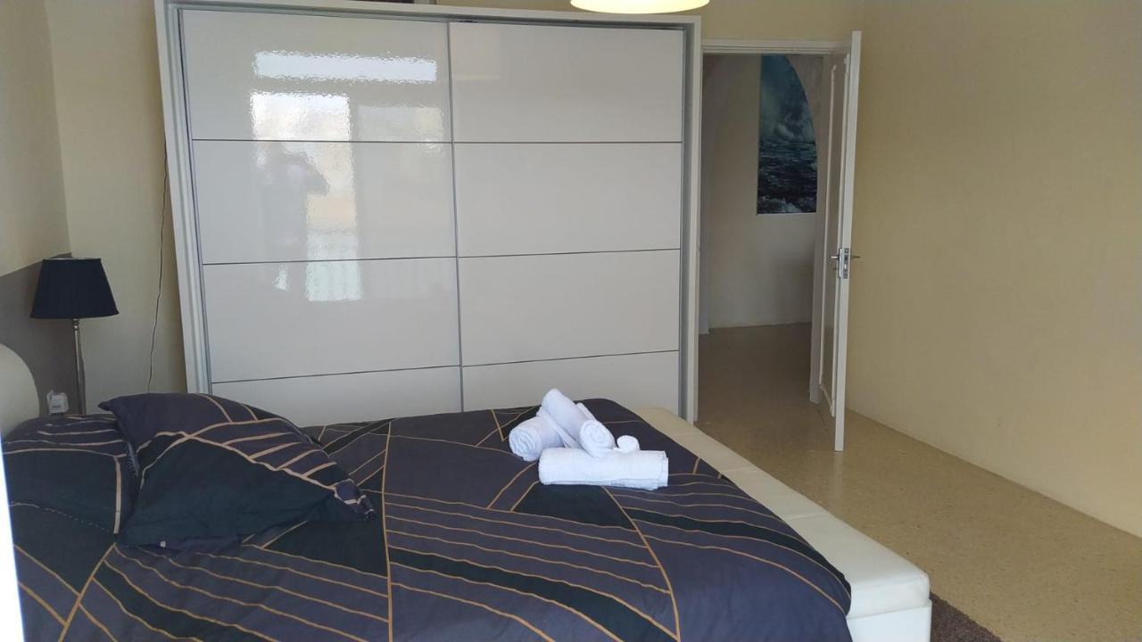 Sea View 2 Bedroom Apartment Marsaskala Eksteriør billede