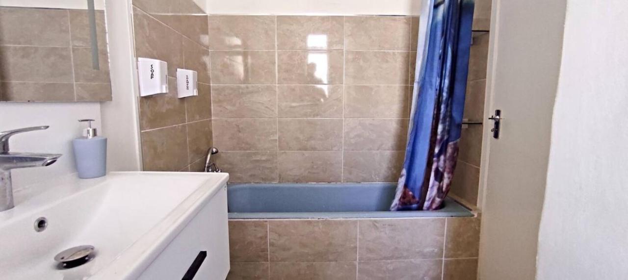 Sea View 2 Bedroom Apartment Marsaskala Eksteriør billede